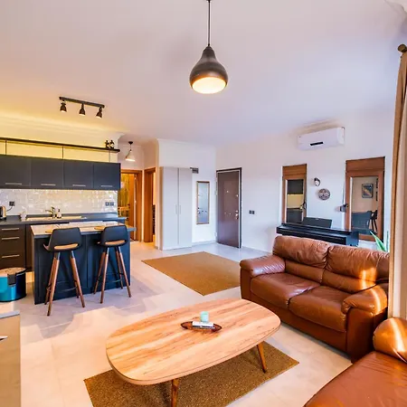 Stylish Modern Hideout In Kaş